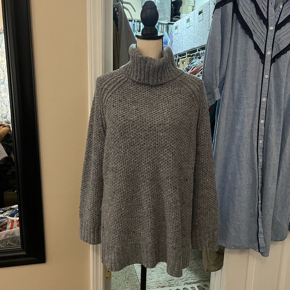 Ralph Lauren Cozy Gray Turtleneck Tunic Sweater, size Medium